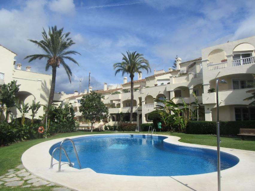 Apartment In El Paraiso - Near Puerto Banus Estepona Exterior photo